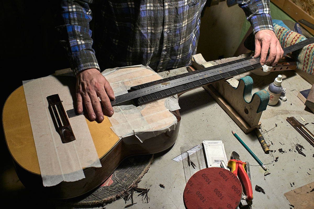 fret-buzz-savannah-guitar-lutherie-mercantile fret buzz